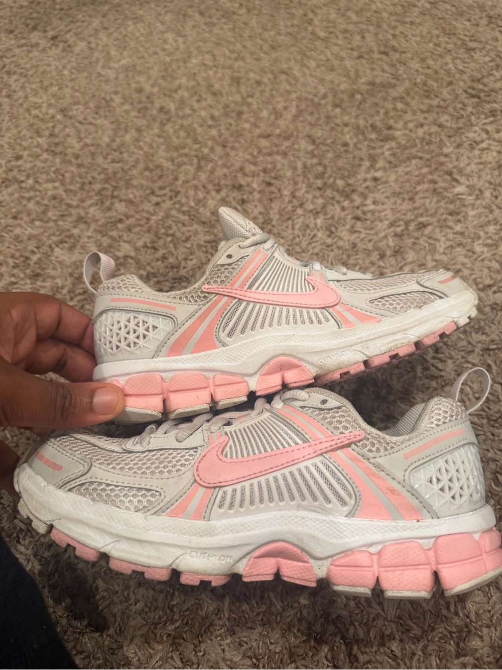 Nike Women’s Pink and Gray Vomero 5 sz 4y